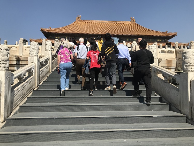 為什么越來(lái)越多的旅游景點(diǎn)會(huì)使用塑木地板呢?